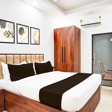 Super Collection O 63 A Noida Hotell Eksteriør bilde