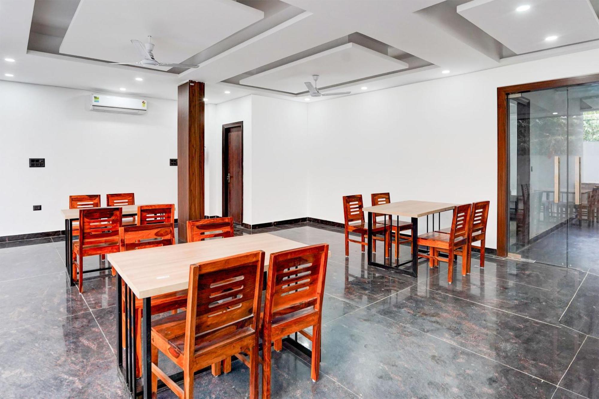 Super Collection O 63 A Noida Hotell Eksteriør bilde