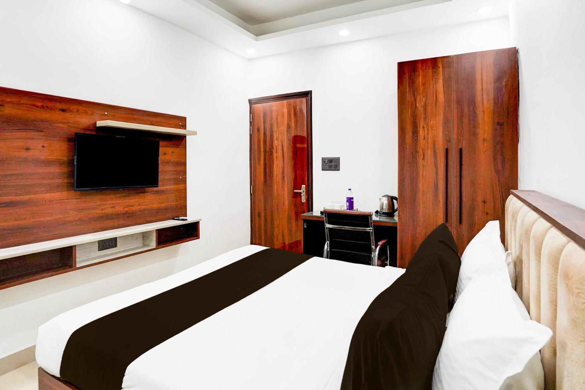 Super Collection O 63 A Noida Hotell Eksteriør bilde